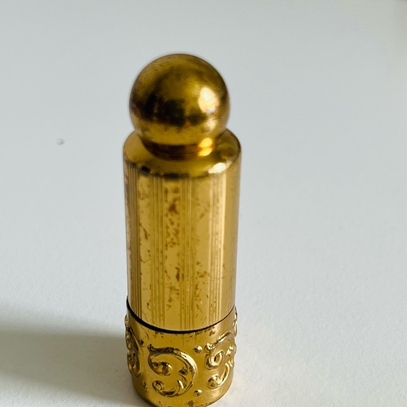 VINTAGE AVON COMPACT, LIPSTICK & PERFUME SET - Picture 9 of 12